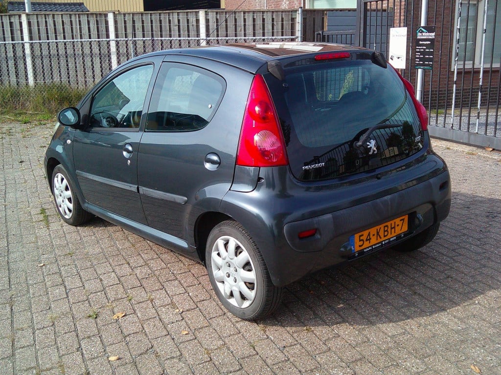 Peugeot 107 1.0-12v sublime