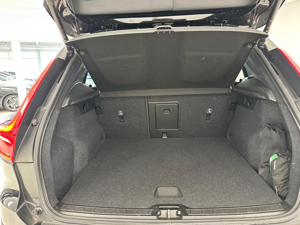 Volvo XC40 1.5 t4 plug-in hybrid ultimate dark | trekhaak | panoramadak | h