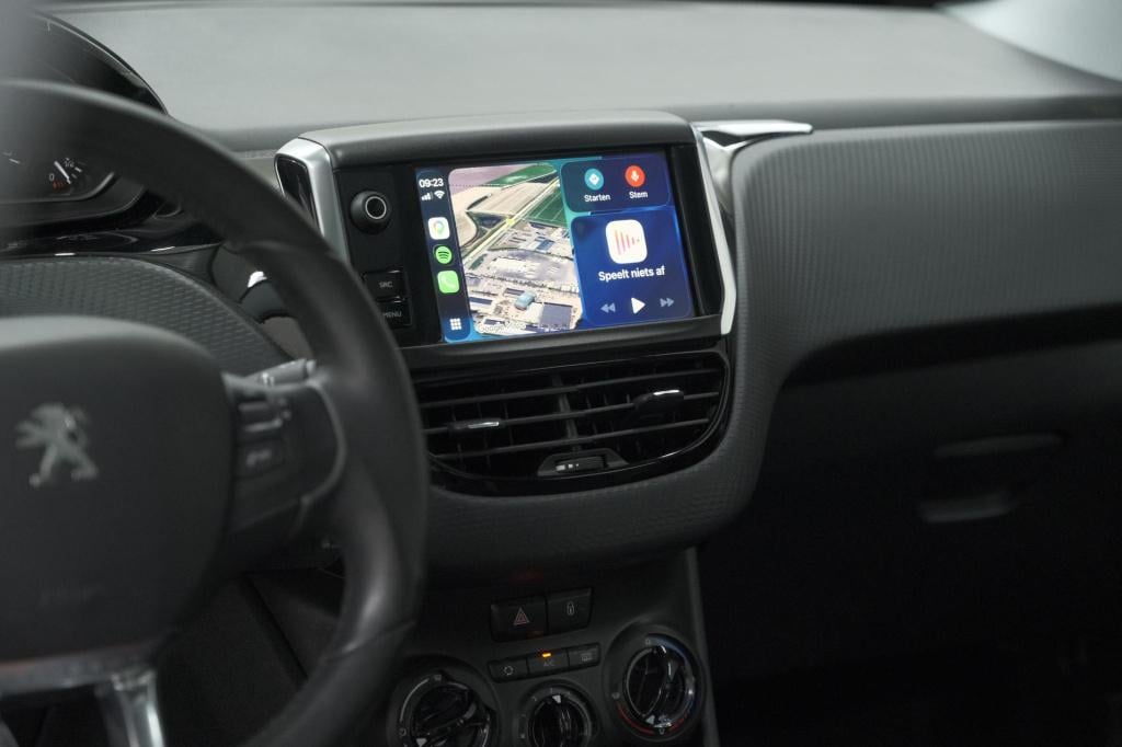 Peugeot 2008 puretech 110 blue lion | trekhaak | apple carplay | panoramada