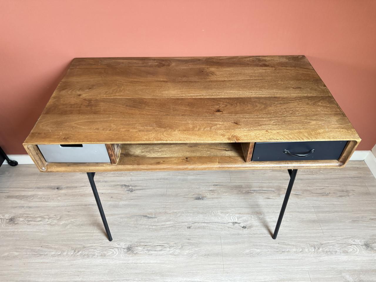 Bureau retro, leuk item voor interieur