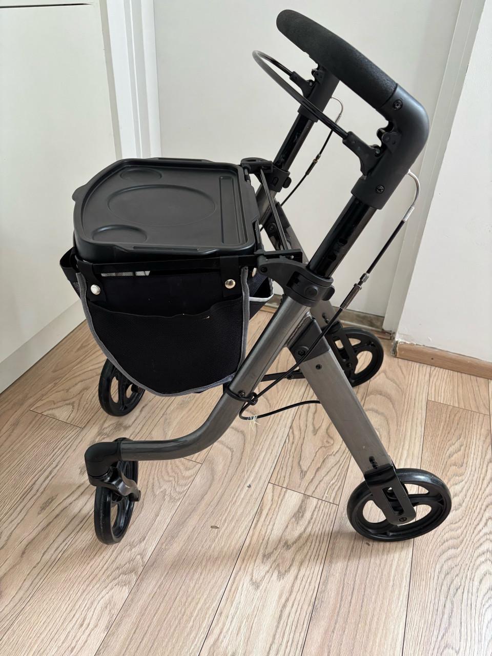 Opvouwbare Rollator - in hoogte verstelbaar