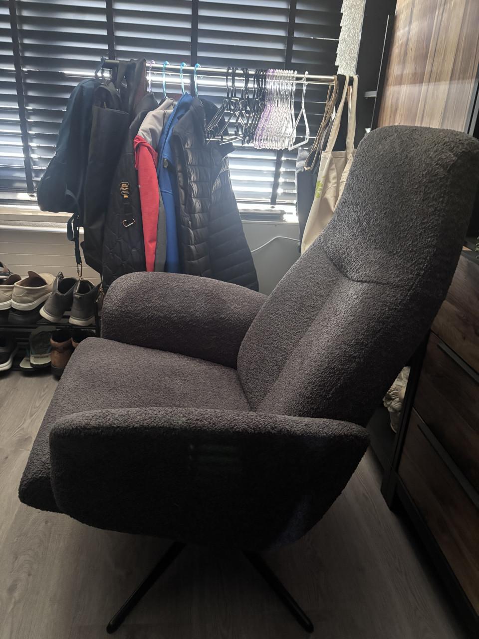 Mooie fauteuil grijs boukle stof