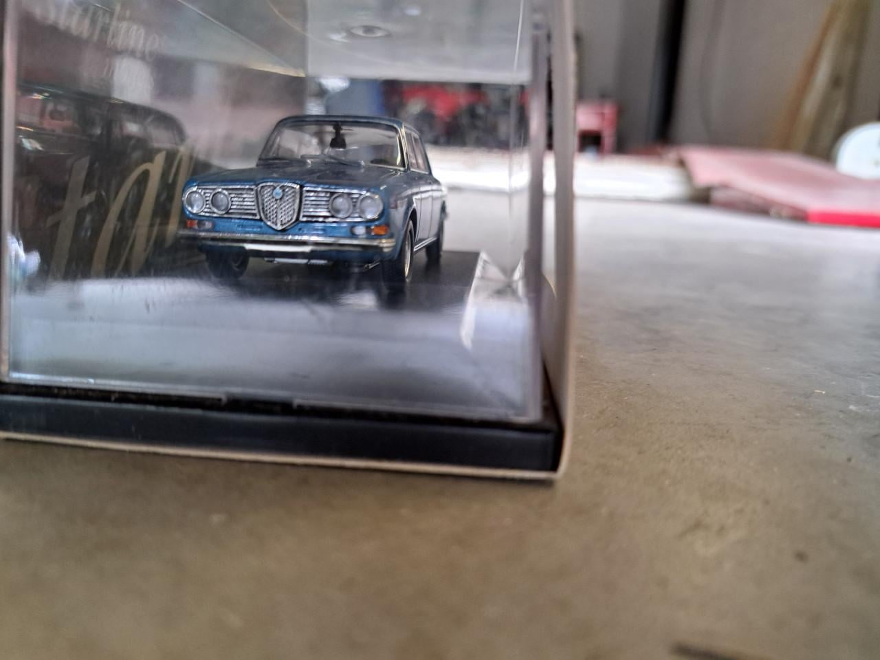 Modelauto Lancia 2000 1971 1:43