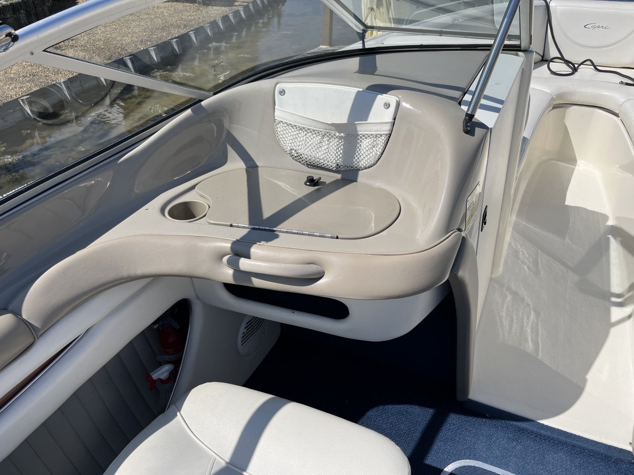 Bayliner Capri 235LX V8 5lit 220pk incl nieuwe trailer (2021)