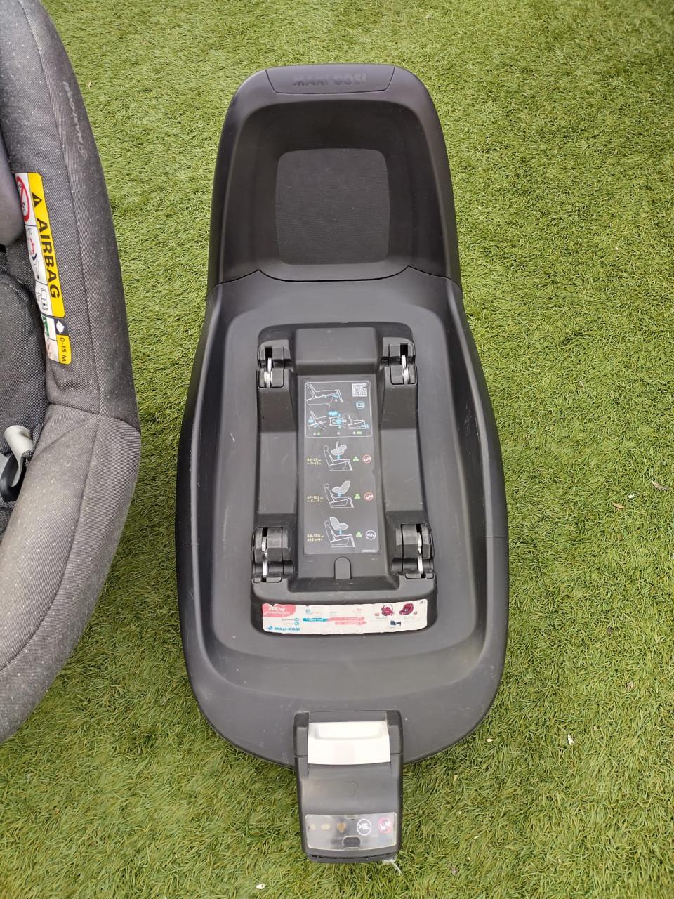 Maxi cosi 2wayfix onderstel + Maxi cosi 2way pearl autostoel