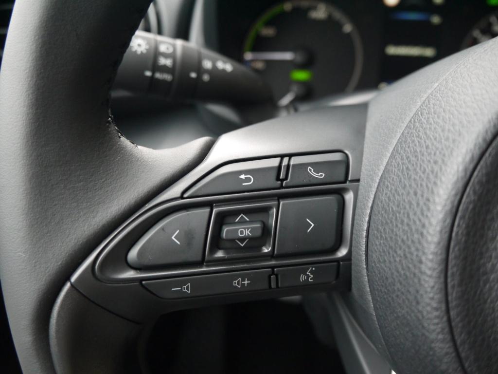 Mazda 2 Hybrid 1.5 centre-line