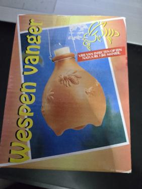 Wespenvanger van terracotta, Nieuw