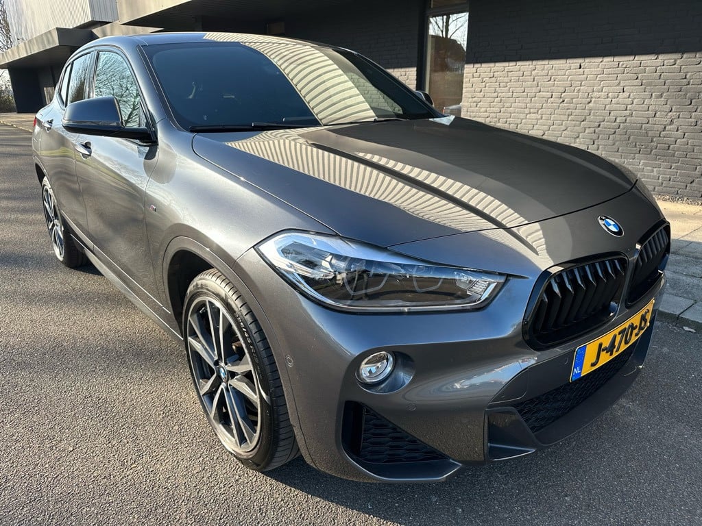 BMW X2 sdrive20i high executive // schaalstoelen // m pakket //
