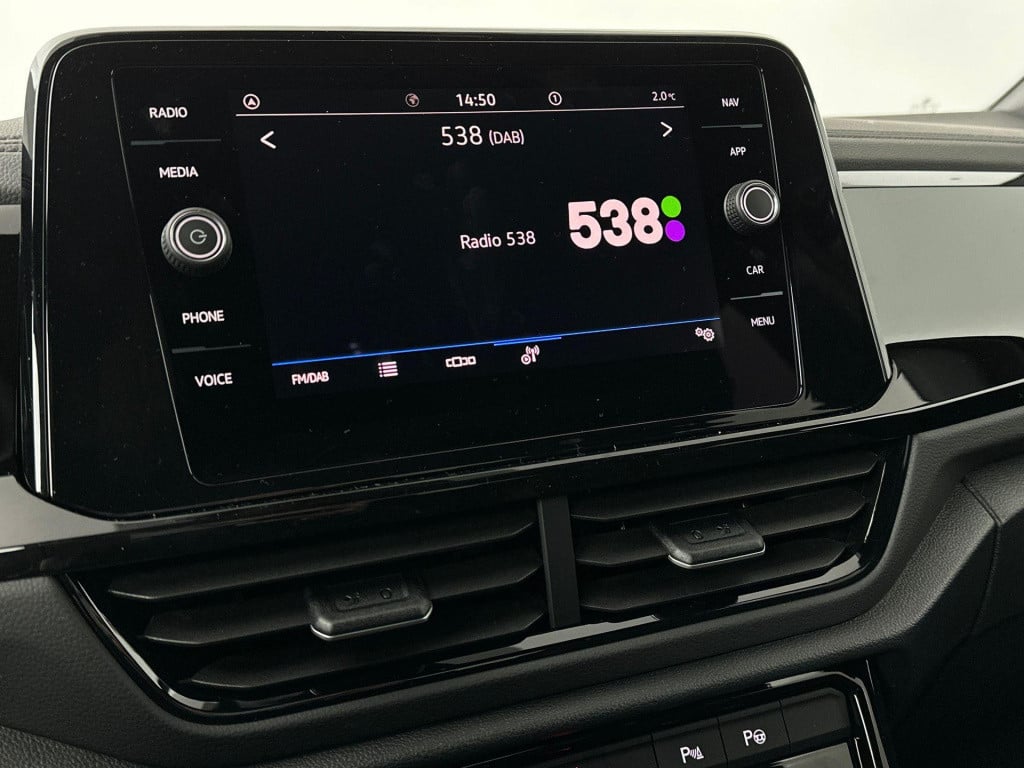 Volkswagen T-roc r-line 1.5 110 kw / 150 pk tsi suv 7 versn. dsg