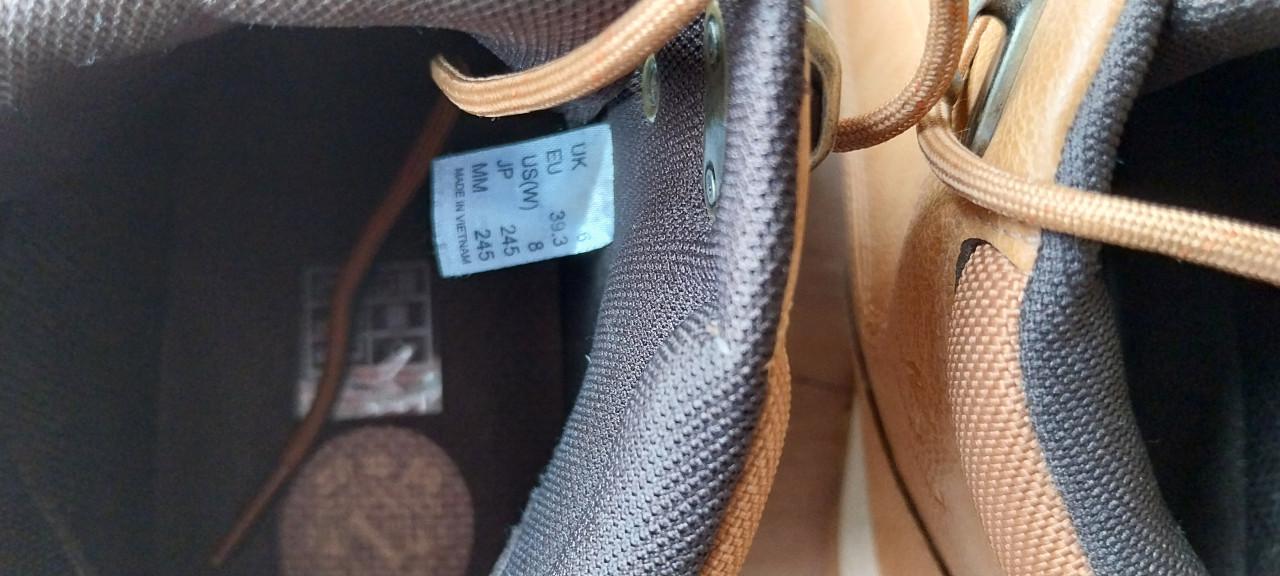 Prachtige camel wandelschoenen; Helly Hansen