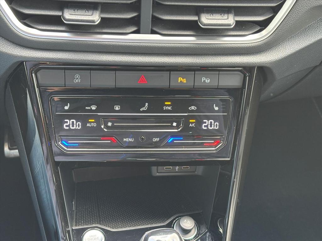 Volkswagen T-roc 1.5 tsi 150pk 7-dsg r-line black|camera| dodehoek|trekhaak