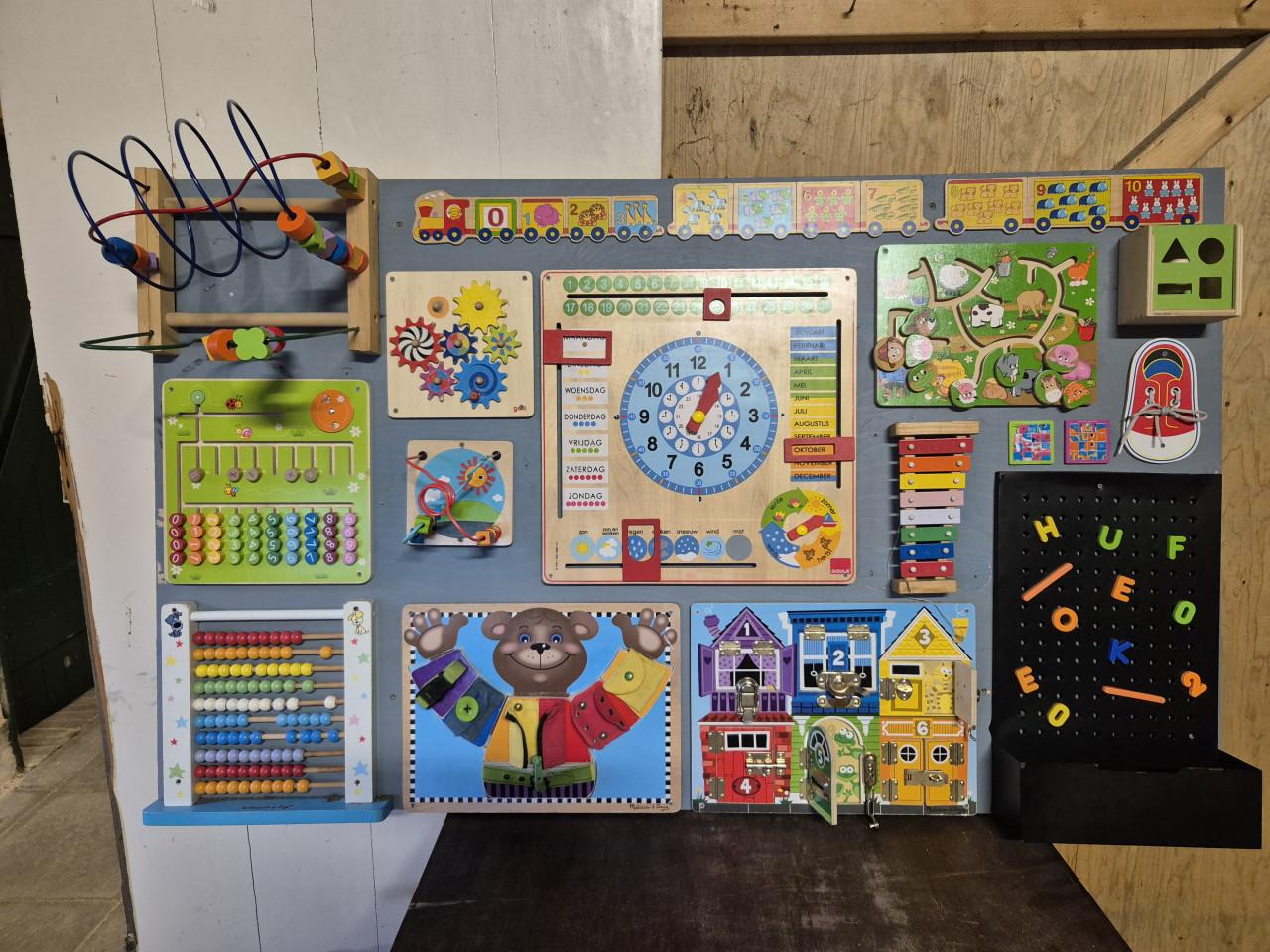 Wandbord speelbord activiteitenbord