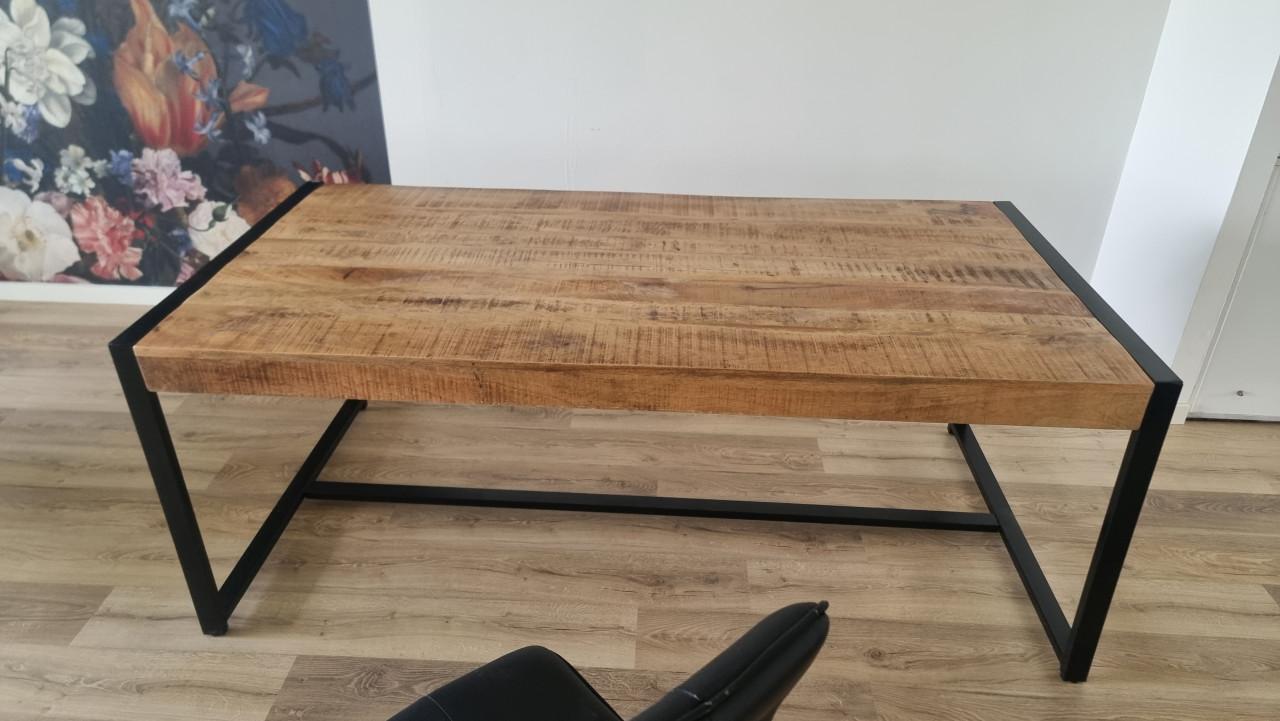 Mango houten eettafel