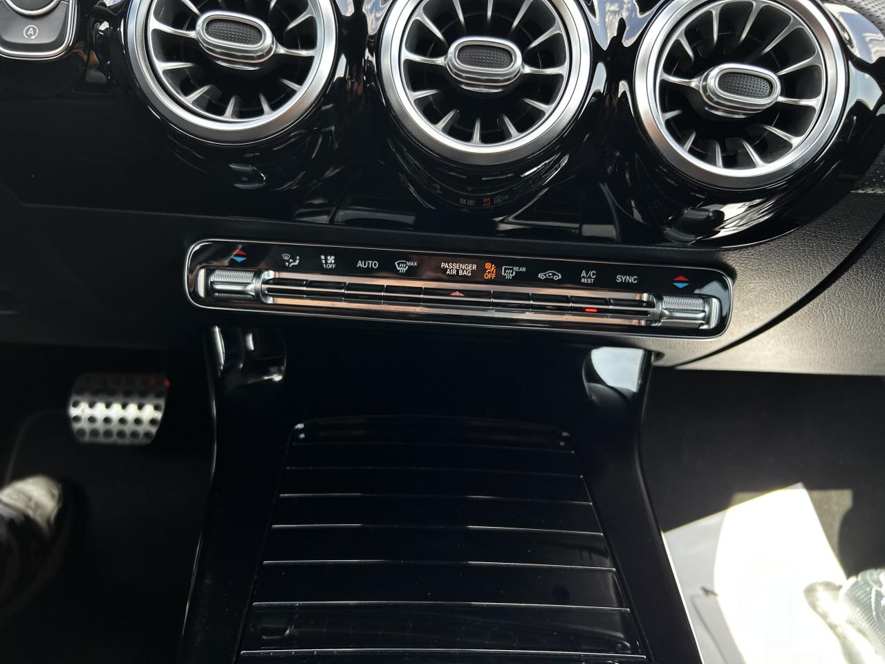 Mercedes A-klasse 200 AMG-LINE /GARANTIE/CARPLAY/APK/STOELV