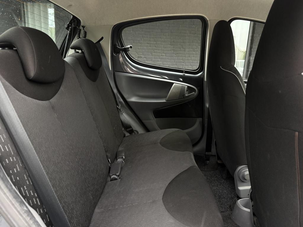 Peugeot 107 1.0-12v xs - airco -
