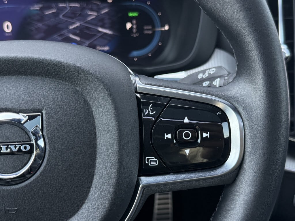Volvo XC60 t6 340pk recharge r-design| adap.cruise| panodak| 360camera