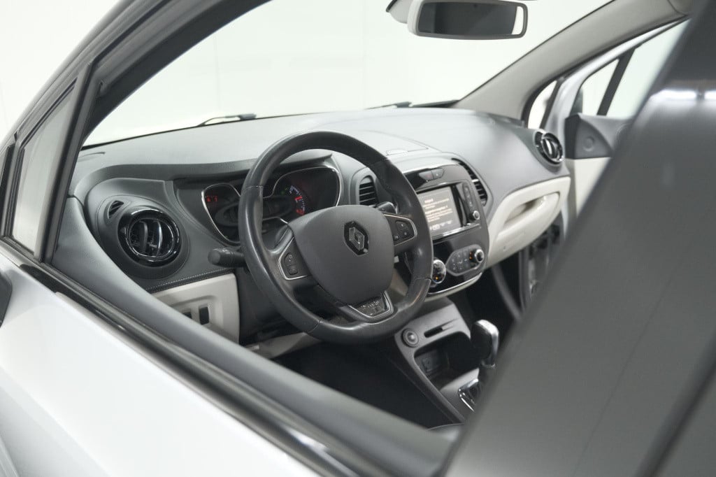 Renault Captur tce 150 edc initiale paris | trekhaak | camera | panoramadak