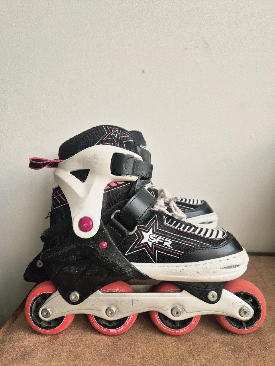 Skates