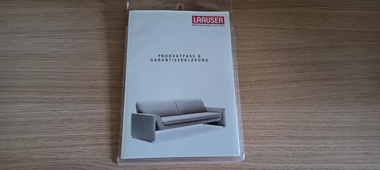 Mooie Laauser 2+3 zitbank in zwart leder. ( rookvrij huishouden )