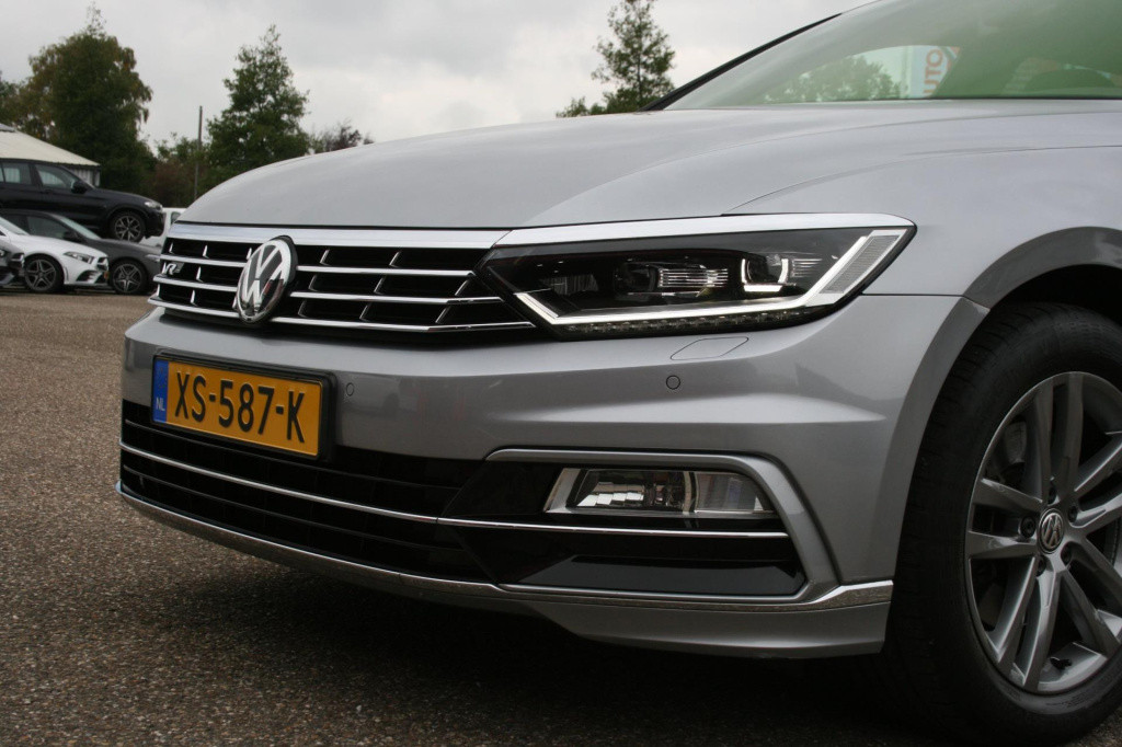 Volkswagen Passat variant 1.5 tsi highline business r