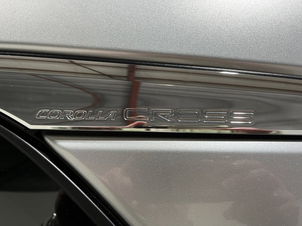 Toyota Corolla Cross 2.0 hp hybrid frist edition | bms | keyless | navi | t