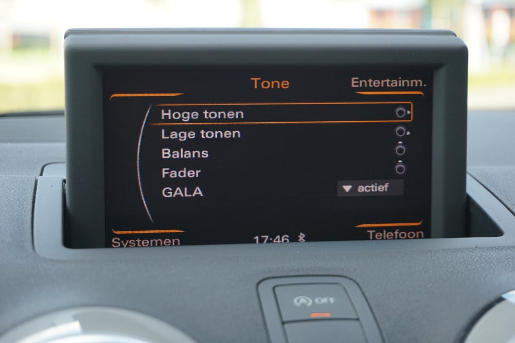 Audi A1 1.4 tfsi attraction airco / navi / parkeers. / elektr. ramen