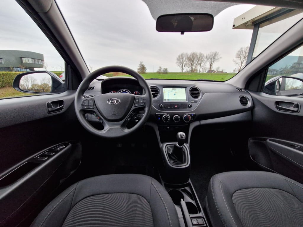 Hyundai I 10 1.0i comfort | carplay | bluetooth | cruise control | navigati