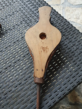 Mooie kleine koperen, lederen vintage blaasbalg in nette staat...