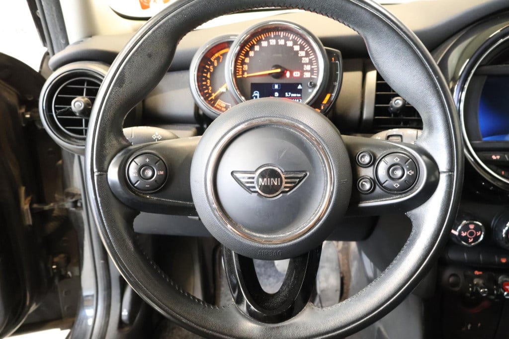 Mini One mini 1.5 first salt nl auto,btw, carplay, allseason, cruise