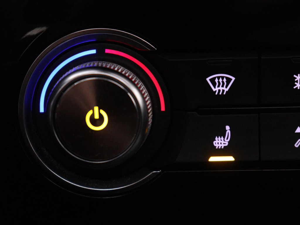 MG Zs-ev luxury 45 kwh | wltp 263km | panorama/schuif-kantel dak | dab | na