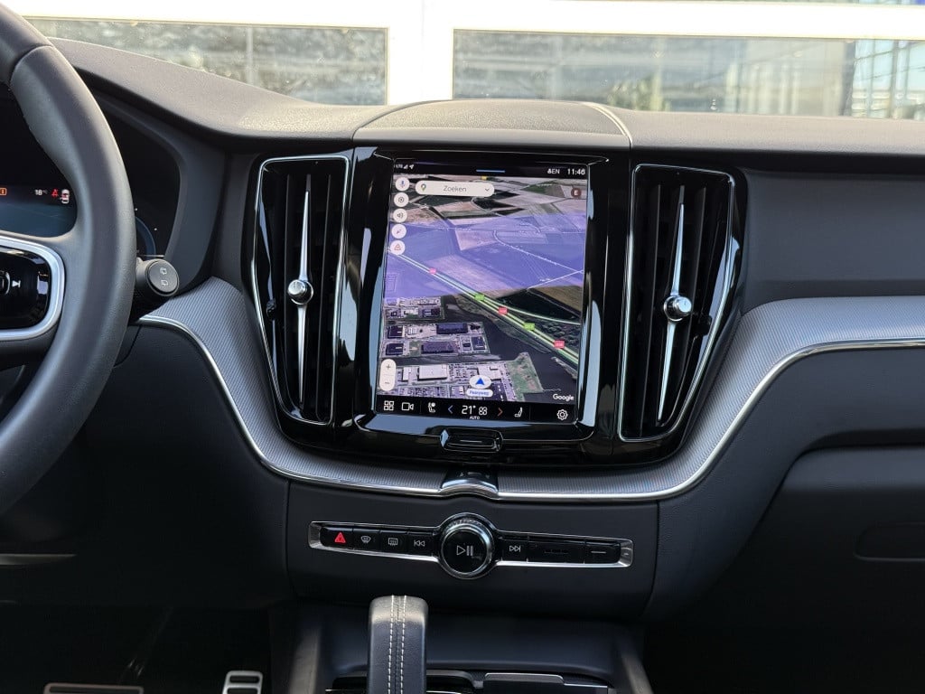 Volvo XC60 t8 455pk recharge plus dark| panodak| adap.cruise| trekhaak| ca