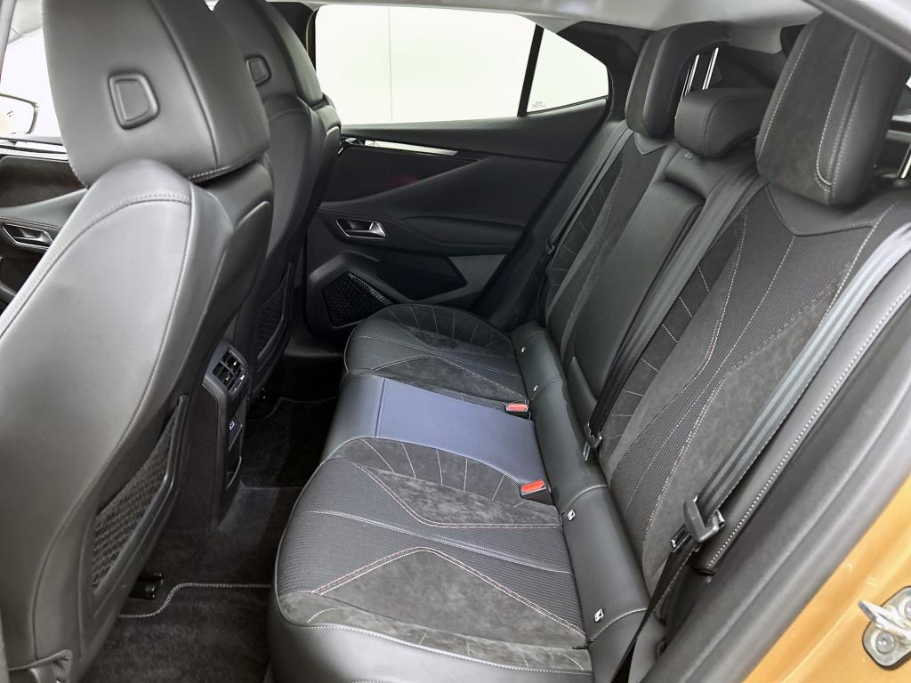 Ds Ds 4 e-tense performance line+ | rijklaar | afn. trekhaak |