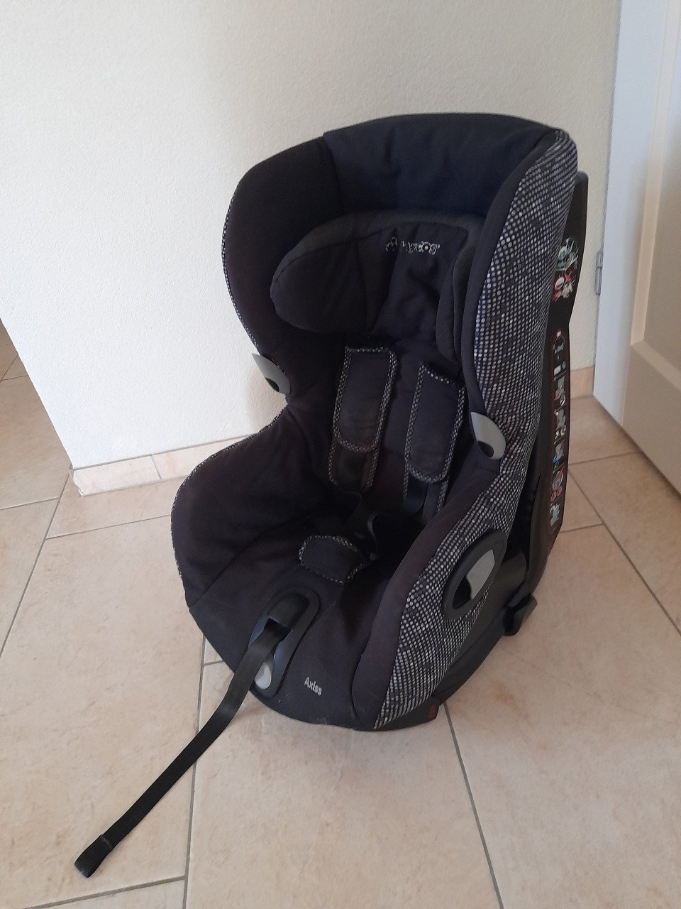 Maxi - cosi Axiss (draaibaar) ( in goede nette schone staat )