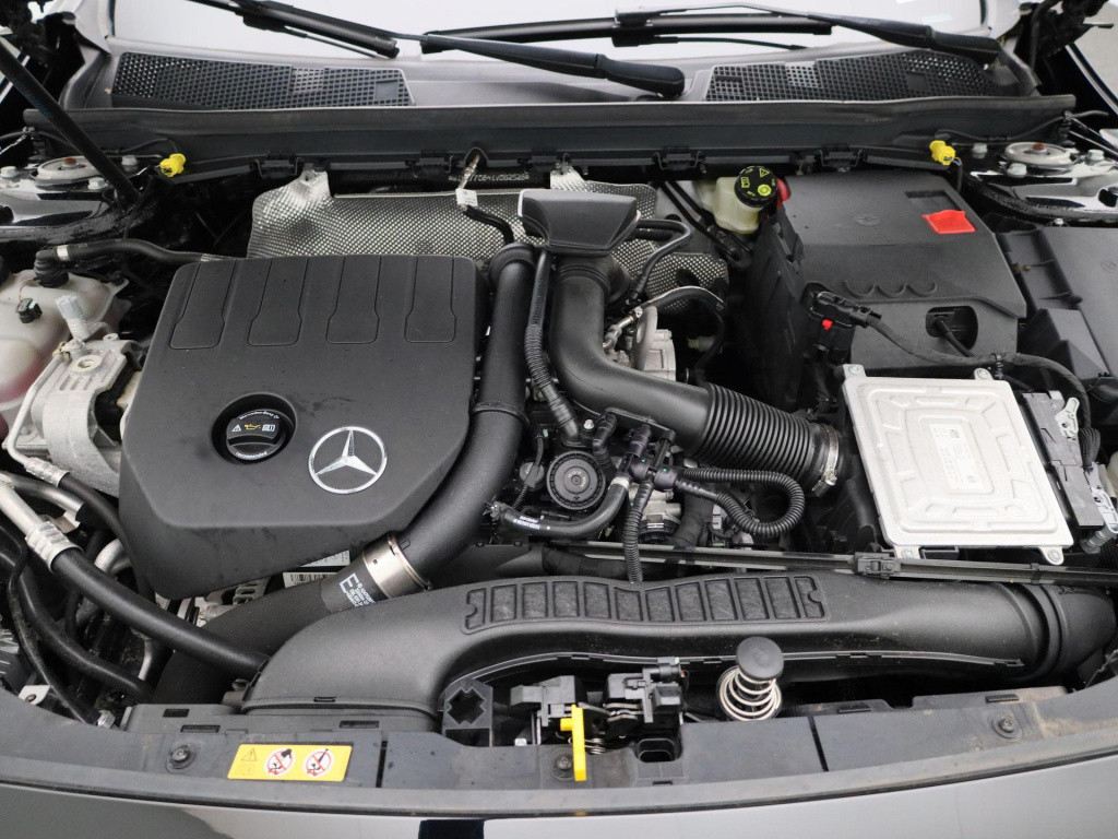 Mercedes-Benz A-Klasse 180 advantage | automaat | virtual cockpit | camera 