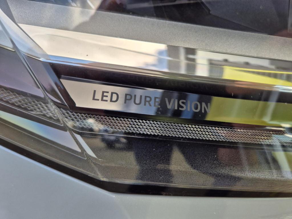 Renault Captur 1.3 mild hybrid 160 edc automaat techno camera, stoel/stuur 