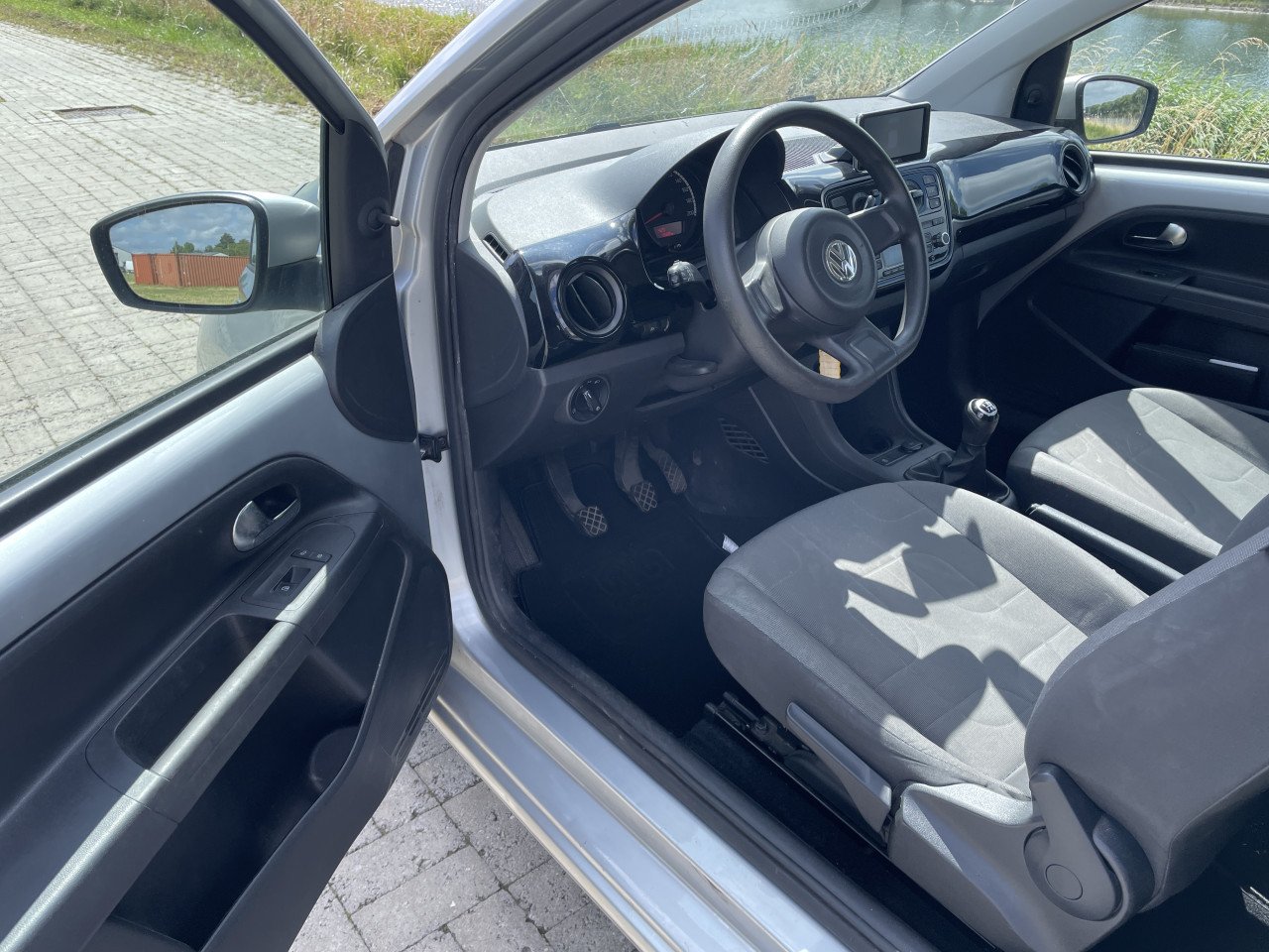 Volkswagen up 1.0 take up