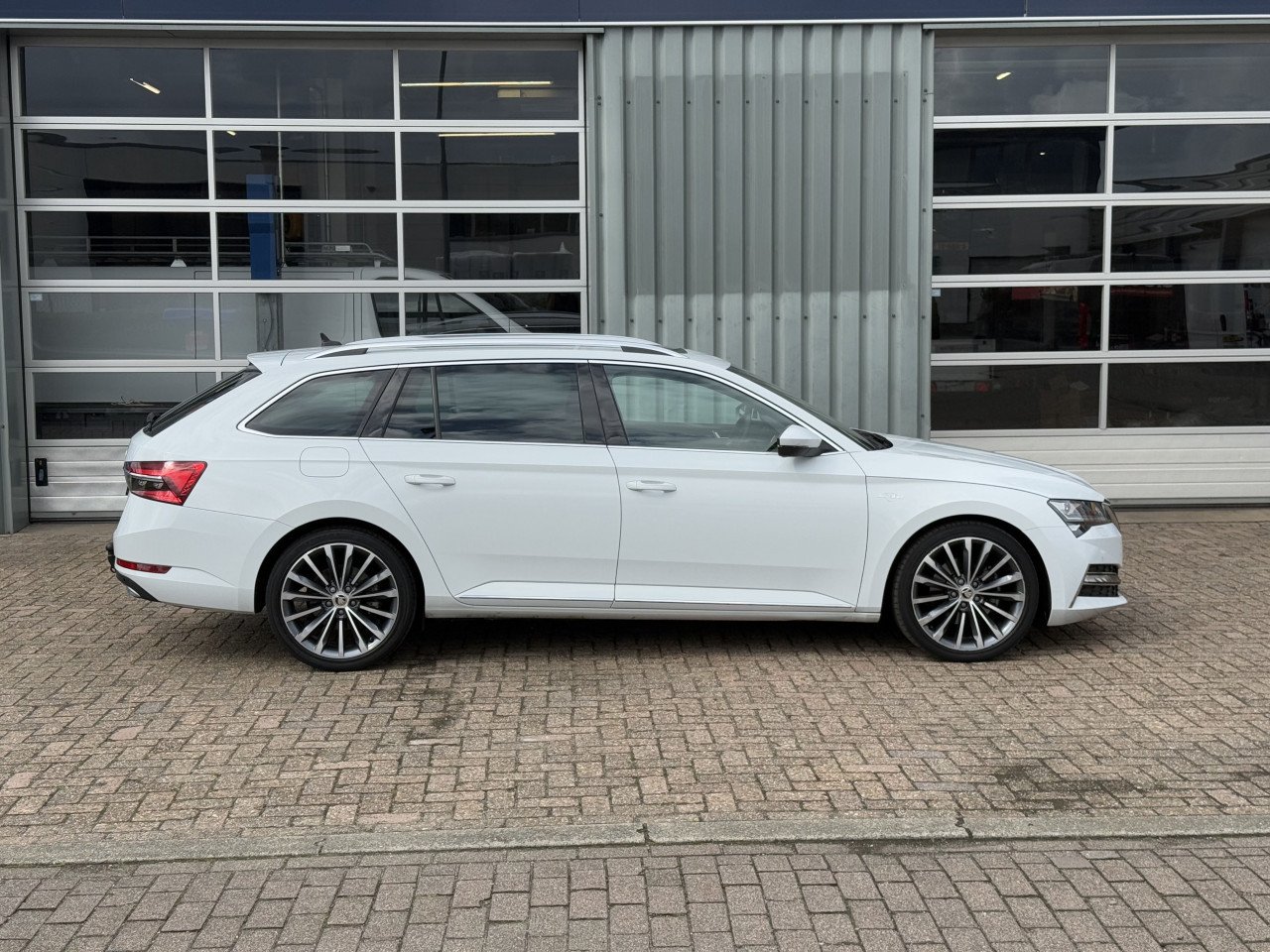Skoda Superb Combi 1.5 TSI L&K Executive | Panorama | Stoelkoeling |