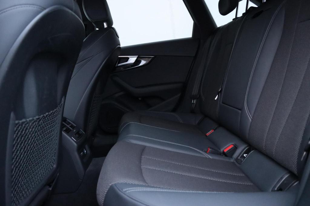 Audi A4 avant 40 tfsi s edition competition 204pk s tronic