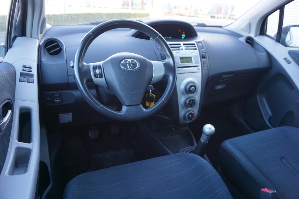 Toyota Yaris 1.3 vvti sol airco / elektr. ramen / parkeersens.