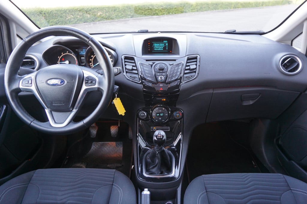 Ford Fiesta 1.0 ecoboost titanium airco / cruise / elektr. ramen / nap