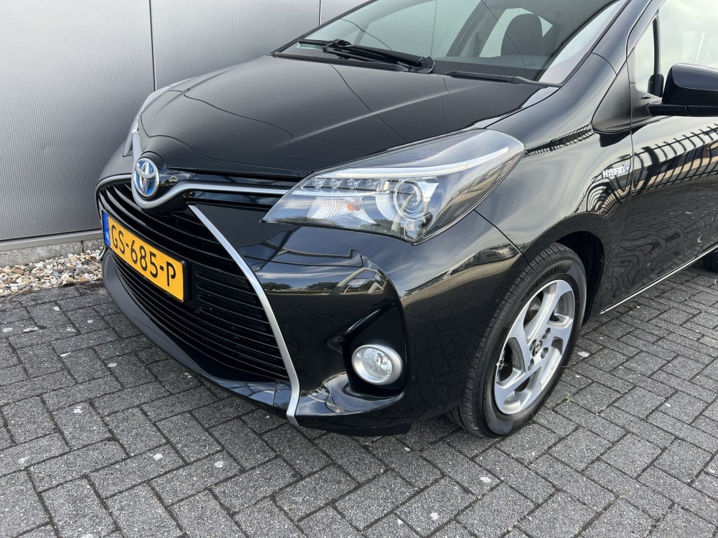 Toyota Yaris 1.5 hybrid lease