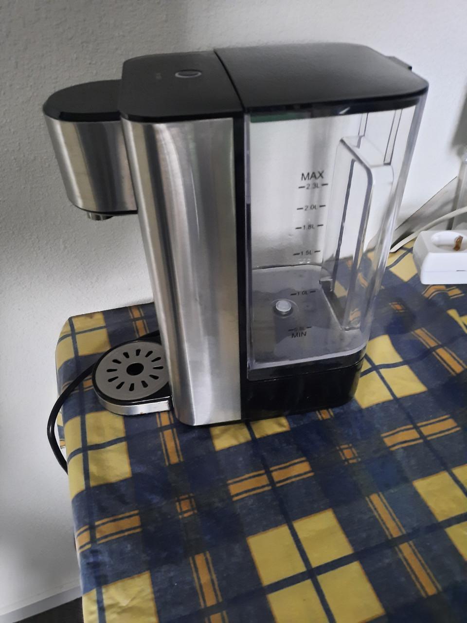 Warm water dispenser