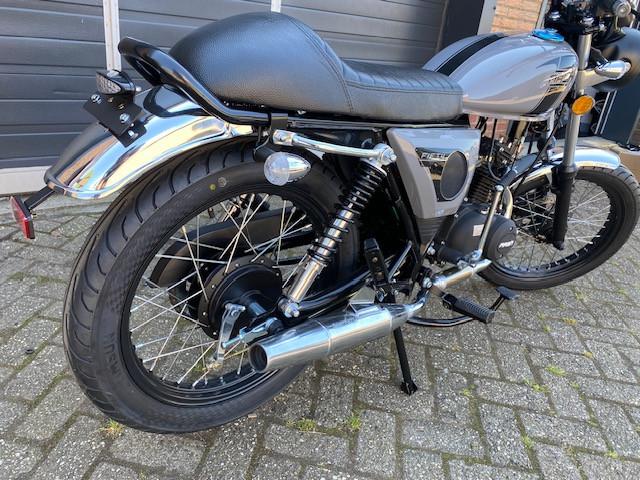 Schitterende Mash fifty caferacer nardo grey 3880 km nu 1699 euro
