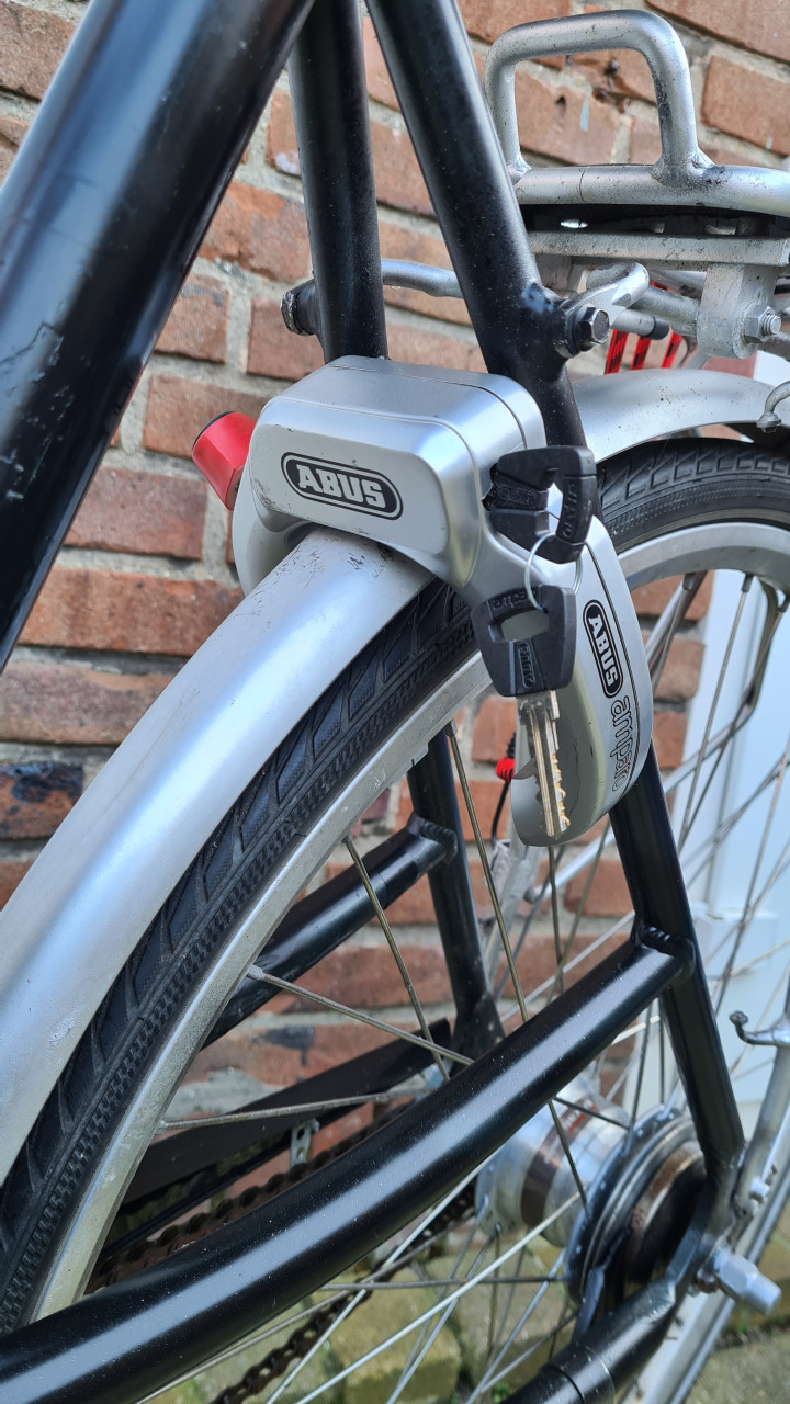 Dames fiets 28inch-met 7 versnellingen-fr.maat 57cm-nieuw slot