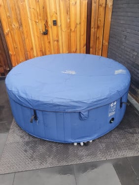 Opblaasbare jacuzzi