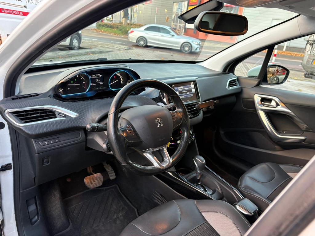 Peugeot 2008 1.2 puretech allure