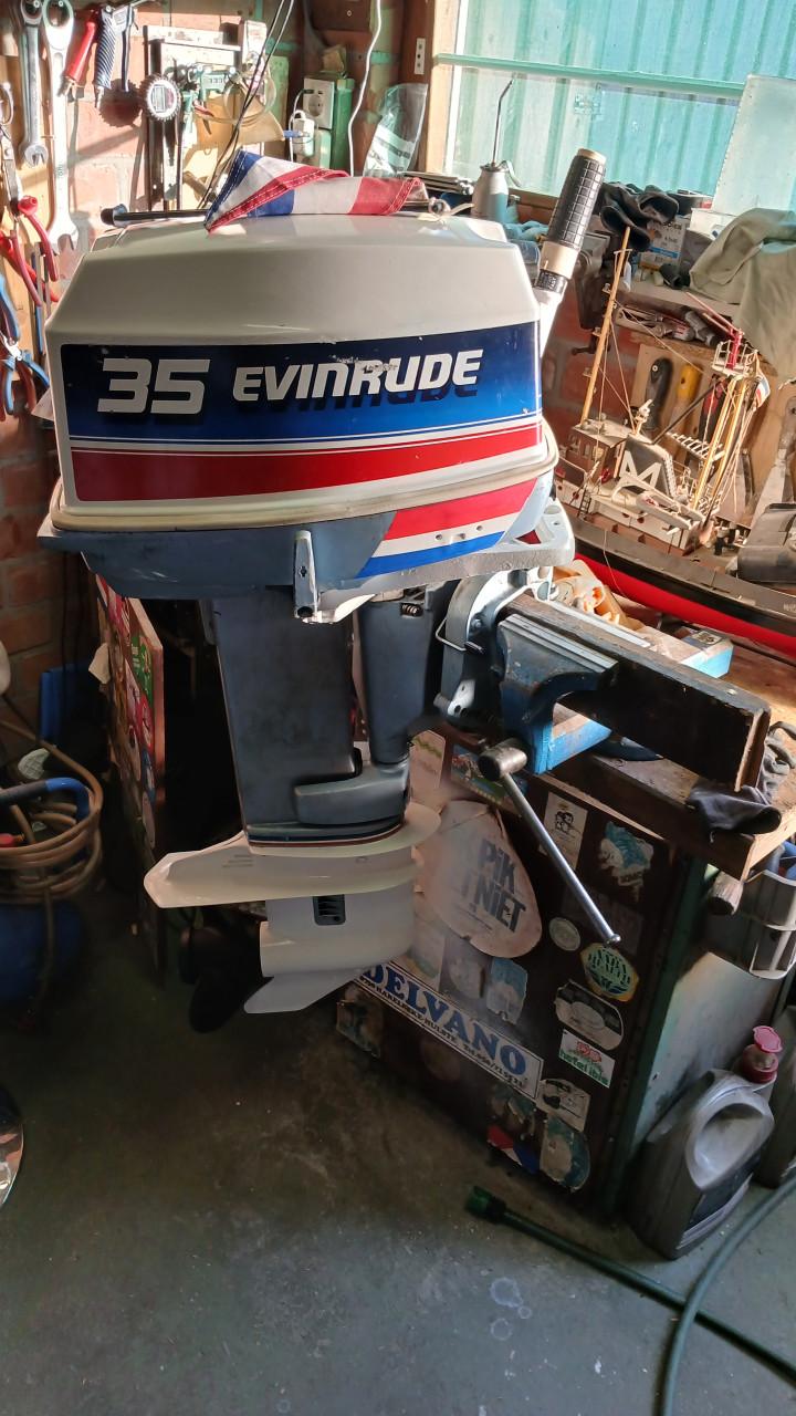 35pk Evinrude kortstaart handbediend
