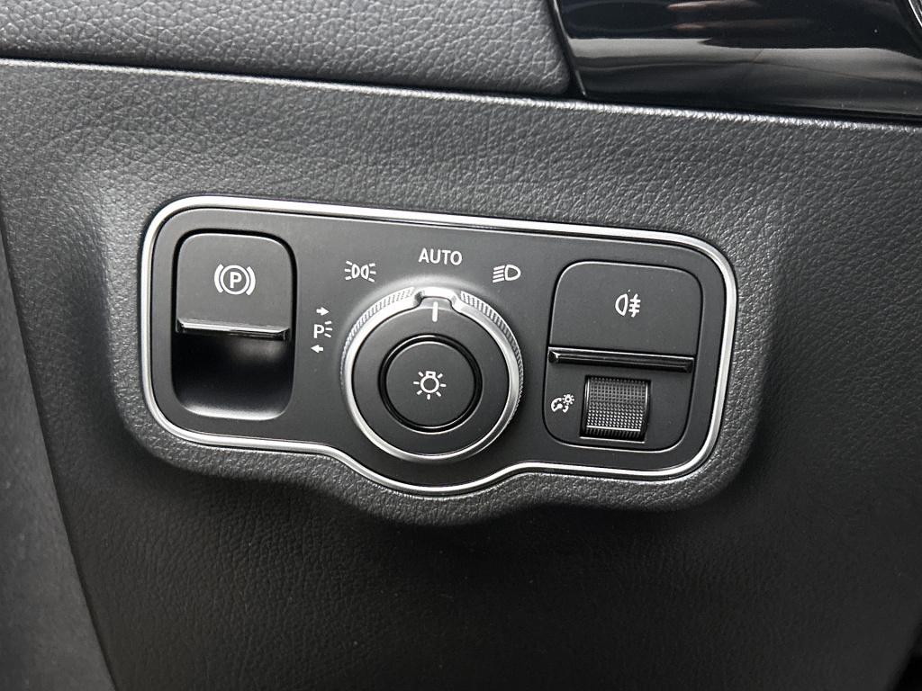 Mercedes-Benz Gla-klasse 200 amg line | sfeerverlichting | panoramadak | cr