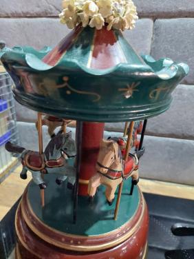 Pakket met draaimolen & meerdere paard(jes)