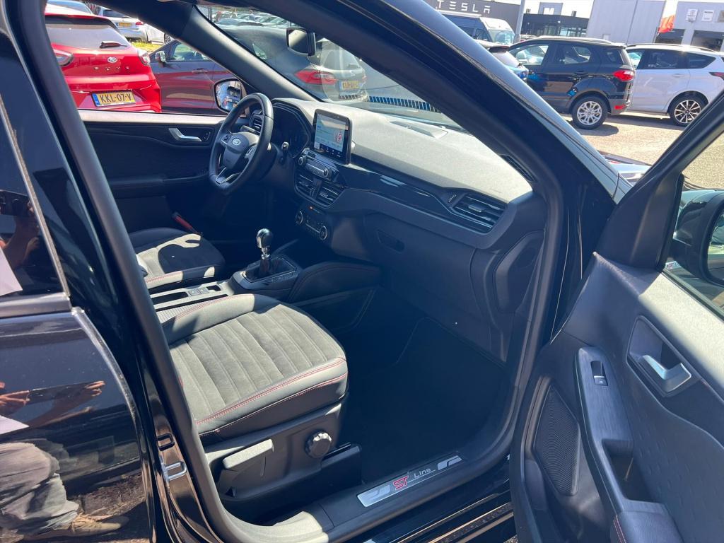 Ford Kuga 1.5 ecoboost 150pk 2wd st-line x , trekhaak , winterpakket , adap